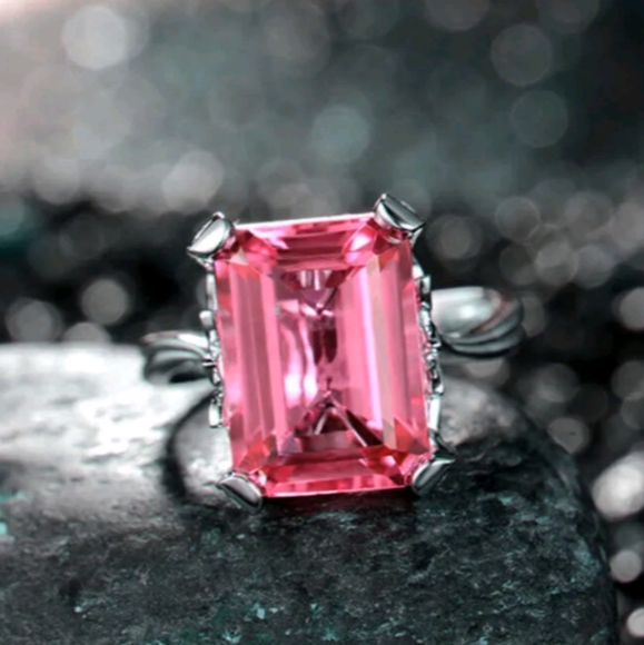 Sz7 purple pink 14 or 18k big gemstone ring